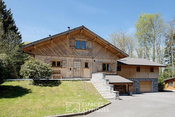 Elégant chalet et son écrin boisé aux portes de Genève