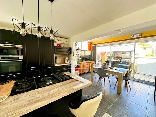 À vendre à Le Barcarès : Maison 106 m2, 3 chambres avec vue sur l'étang