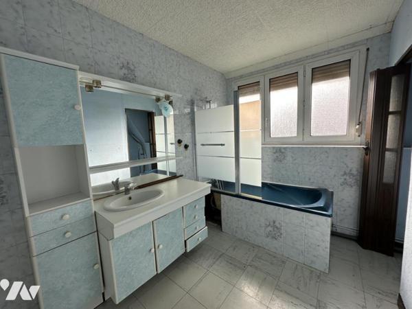 Maison 3 chambres jardin garage a conforter