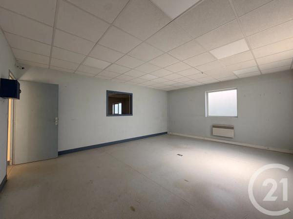 à vendre  554,30 m 2   MOULINS  - 03