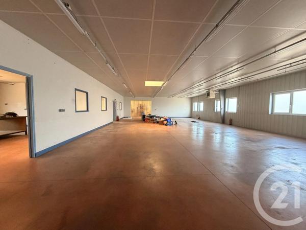 à vendre  554,30 m 2   MOULINS  - 03