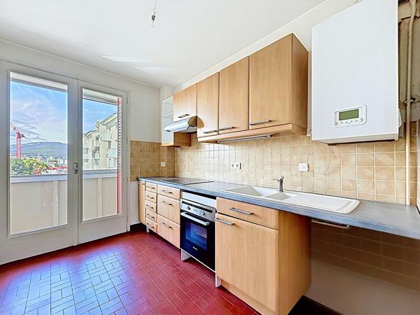 Appartement Aix-les-Bains 4 pièces 72,84 m² ( Carrez ) - Proche gare et centre-ville