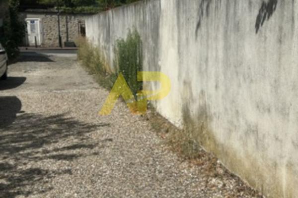 Parking / box Le Plessis Robinson 12.50 m2 Loyer 120 €/mois **  - Référence  544