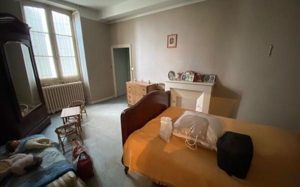 Maison à vendre    8 pièces •  Cozes