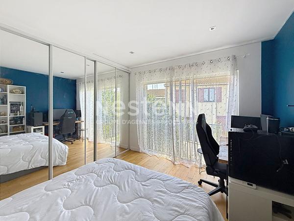 Grande maison d'exception 5 pièces 4 chambres avec piscine et terrasses - 69500 BRON