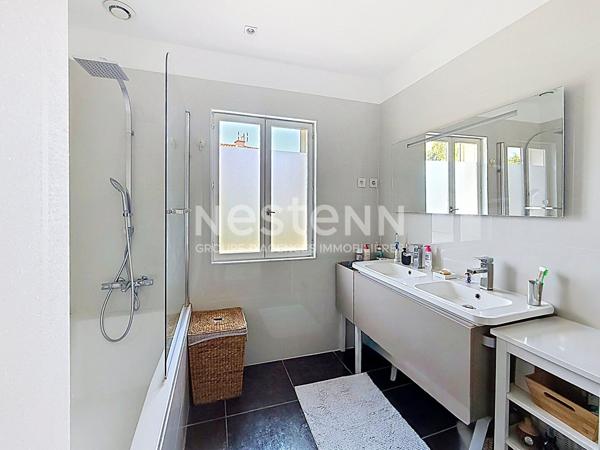 Grande maison d'exception 5 pièces 4 chambres avec piscine et terrasses - 69500 BRON