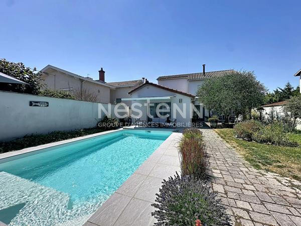 Grande maison d'exception 5 pièces 4 chambres avec piscine et terrasses - 69500 BRON