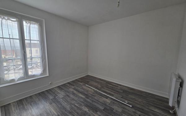 Maison à louer    4 pièces •  Chierry