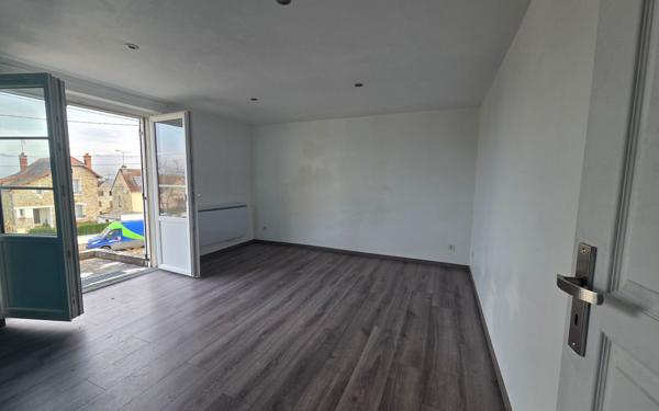 Maison à louer    4 pièces •  Chierry