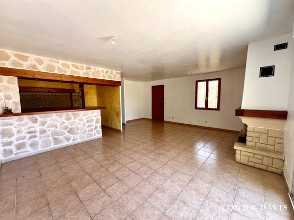 Maison de plain-pied avec garage- Proche village