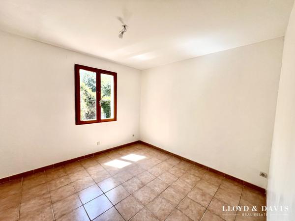 Maison de plain-pied avec garage- Proche village