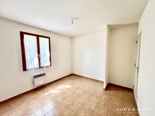 Maison de plain-pied avec garage- Proche village