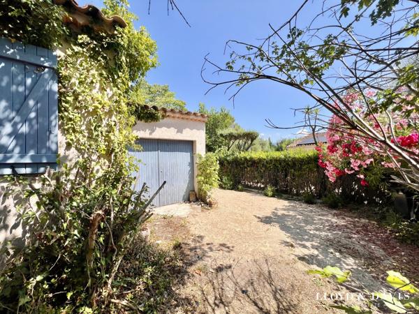 Maison de plain-pied avec garage- Proche village