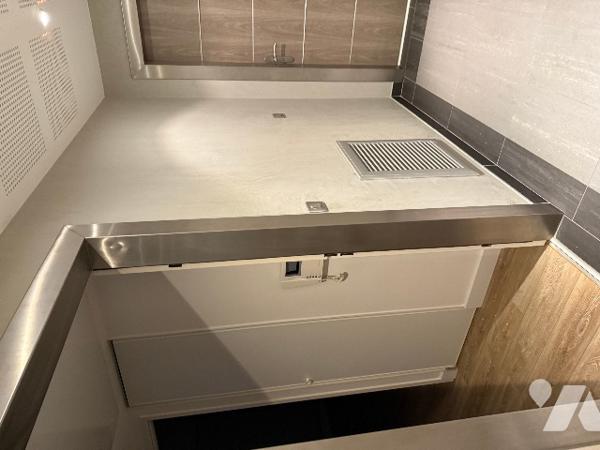 2 pièces entièrement rénové au cœur de Juan les Pins à 100M des Plages avec un parking