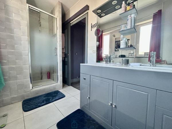 Jolie maison de résidence sur secteur calme en impasse.