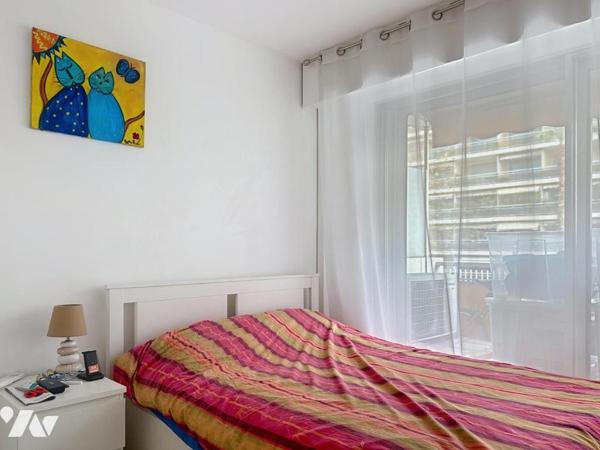 Appartement de deux pièces en étage élevé Cannes Carnot