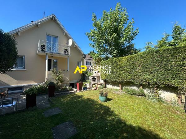 Maison 4 pièce(s) 80 m2 360 000 € ** - Référence 4367