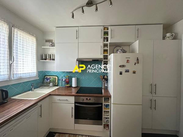 Maison 4 pièce(s) 80 m2 360 000 € ** - Référence 4367