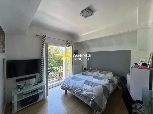 Maison 4 pièce(s) 80 m2 360 000 € ** - Référence 4367