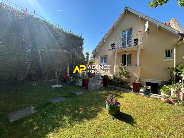 Maison 4 pièce(s) 80 m2 360 000 € ** - Référence 4367