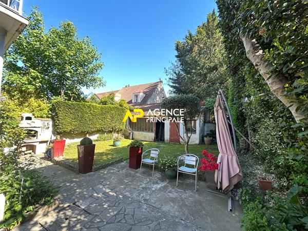 Maison 4 pièce(s) 80 m2 360 000 € ** - Référence 4367