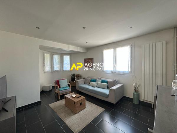 Maison 4 pièce(s) 80 m2 360 000 € ** - Référence 4367