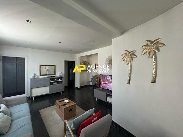 Maison 4 pièce(s) 80 m2 360 000 € ** - Référence 4367