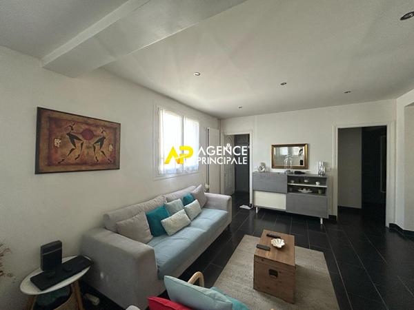 Maison 4 pièce(s) 80 m2 360 000 € ** - Référence 4367