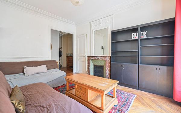 Appartement à vendre    3 pièces • 60,43 m2 Paris 10