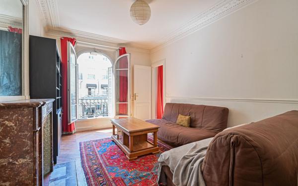 Appartement à vendre    3 pièces • 60,43 m2 Paris 10