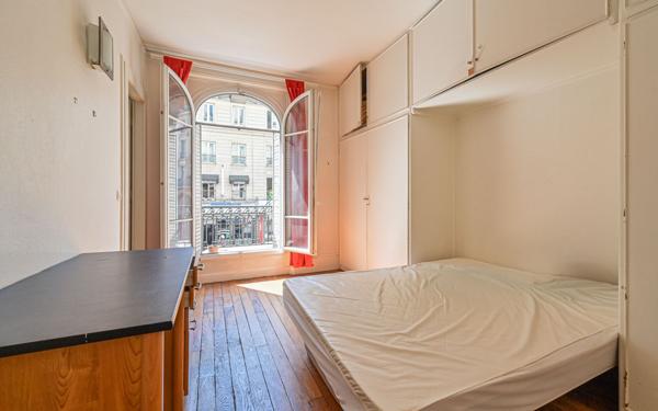 Appartement à vendre    3 pièces • 60,43 m2 Paris 10