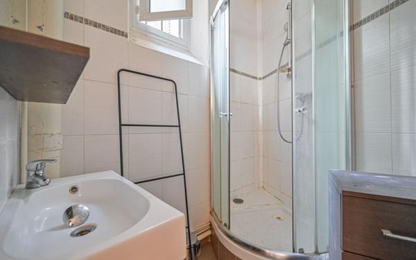 Appartement à vendre    3 pièces • 60,43 m2 Paris 10