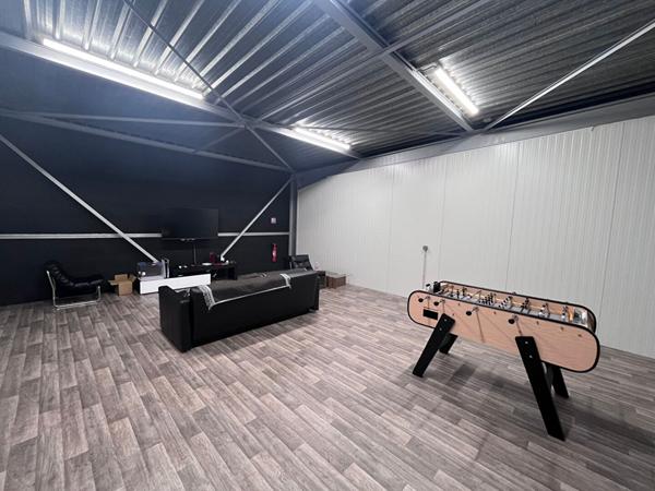 Local d'activité Roissy En Brie 255 m2