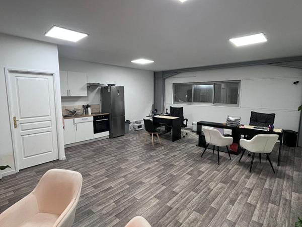 Local d'activité Roissy En Brie 255 m2