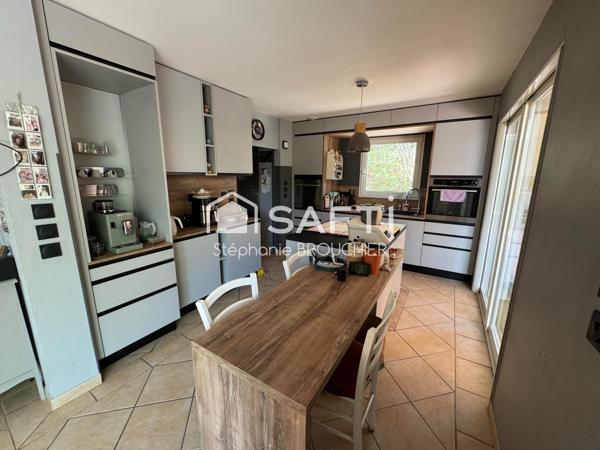 Maison 200m² avec dépendance et piscine