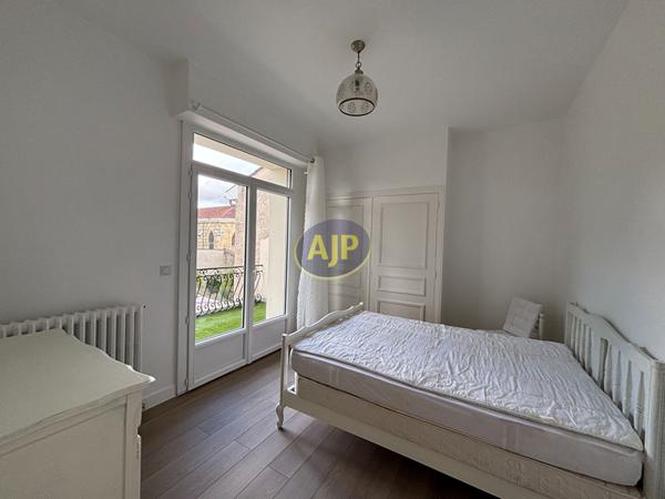 Maison à louer Begles : 5 pièces, 114m² avec 4 chambre(s) à 1 900€ - AJP Immobilier Bordeaux Nansouty