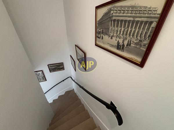 Maison à louer Begles : 5 pièces, 114m² avec 4 chambre(s) à 1 900€ - AJP Immobilier Bordeaux Nansouty