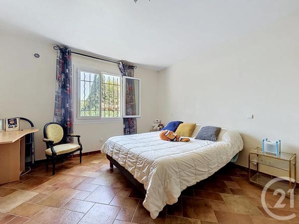 Maison à vendre  5 pièces - 145 m 2   MOUGINS  - 06