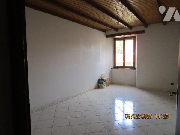 Ancienne Ferme en grande partie rénovée, composée de : 
- Au rez-de-chaussée :  grande entrée,...