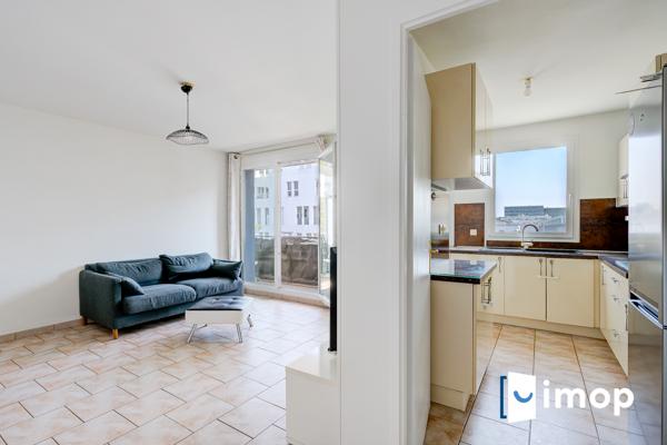 Massy Vilmorin : lumineux T3 avec balcon et parking, à 5 min à pied du RER B & C