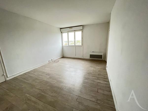 Appartement F4 à Mantes La Ville de 72.25m² avec garage, cave, séchoir