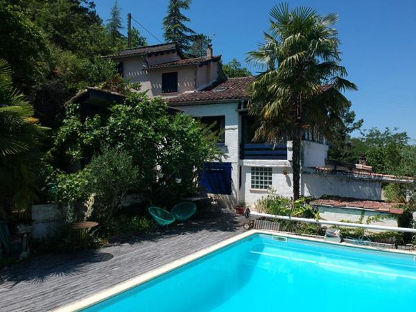 Maison atypique avec gîte et piscine