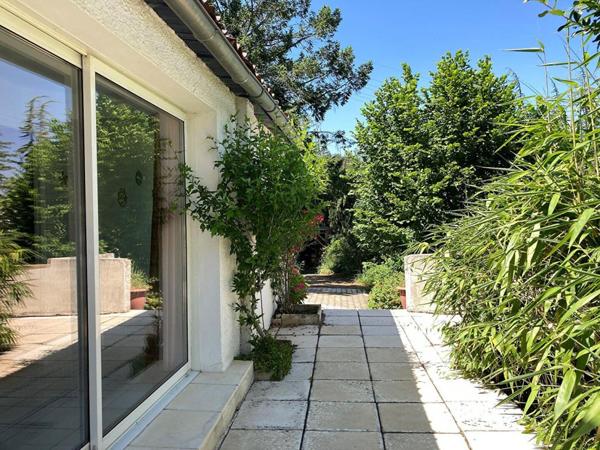 Maison atypique avec gîte et piscine