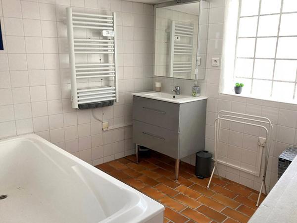 Maison atypique avec gîte et piscine