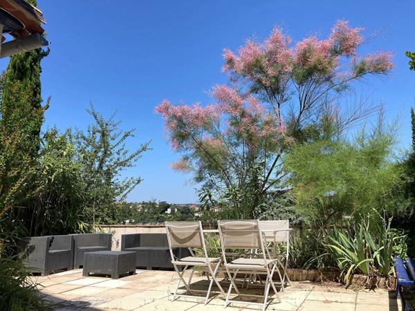 Maison atypique avec gîte et piscine