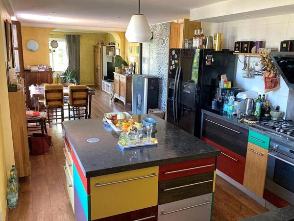 Maison atypique avec gîte et piscine