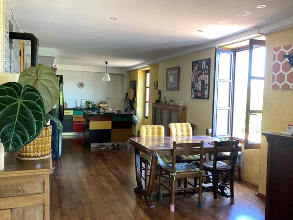 Maison atypique avec gîte et piscine