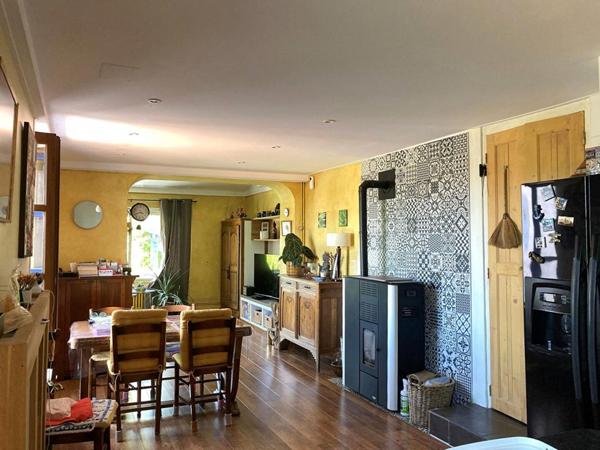 Maison atypique avec gîte et piscine