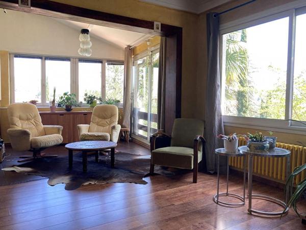 Maison atypique avec gîte et piscine