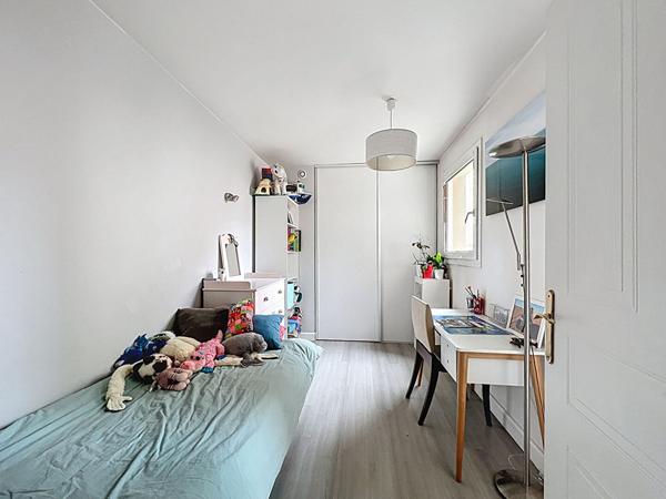 Appartement Suresnes 4 pièce(s) 99.5 m2